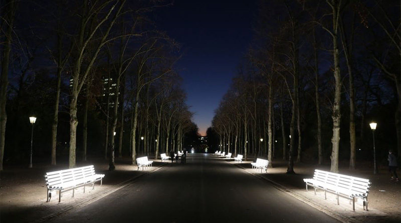 Lichtbänke im Hofgarten wieder in Betrieb