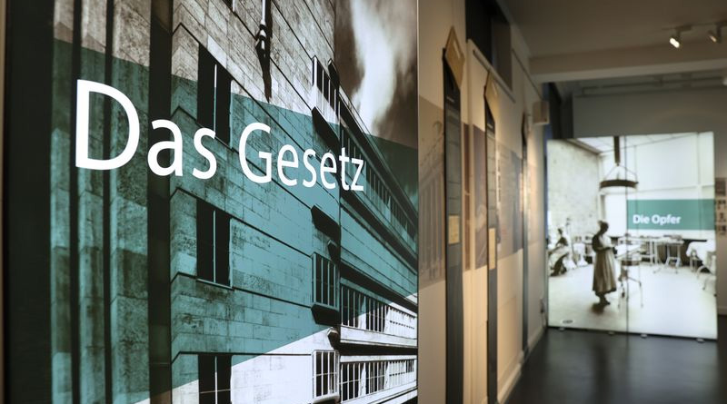 Gemeinsam mit dem Stadtarchiv und in Zusammenarbeit mit dem Gesundheitsamt zeigt die Mahn- und Gedenkstätte vom 1. Februar bis 6. Juni die Sonderausstellung "zwangs sterilisiert. Eingriffe in die Menschenwürde in Düsseldorf 1934-1945" - © Landeshauptstadt Düsseldorf/Melanie Zanin